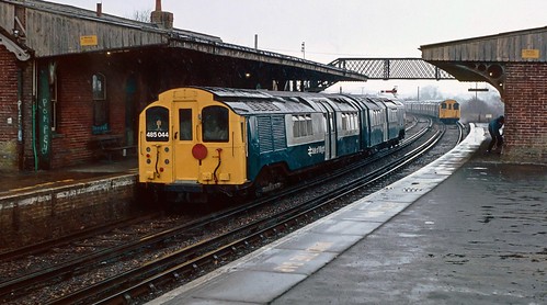 VEC-TIS crossing at Brading. 16/03/85.