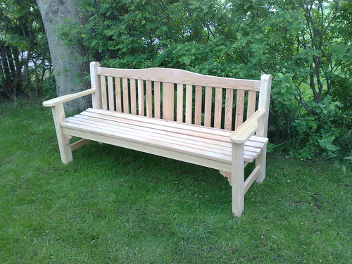 Trädgårdsbänk i Sibirisklärk / Bench of larch