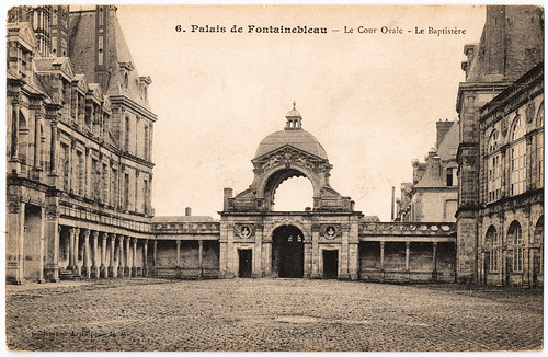 Fontainebleau (Seine-et-Marne) - Baptistry