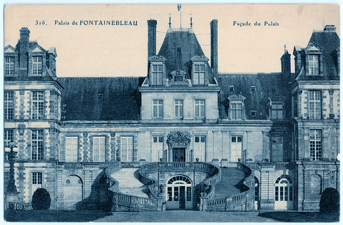 Fontainebleau (Seine-et-Marne) - Front Façade