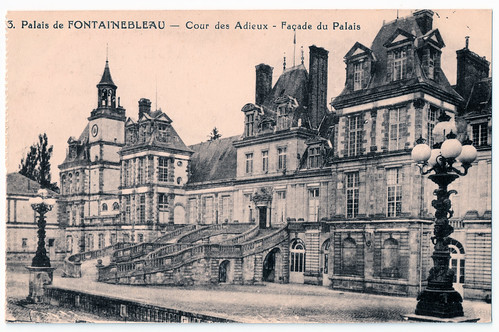 Fontainebleau (Seine-et-Marne) - Front Façade