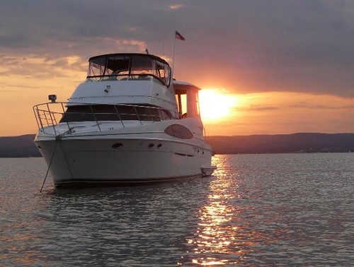 2002 Carver 564 Cockpit Motor Yacht (4)