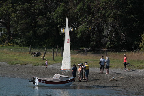 IMG_3005 - Nordland WA - Mystery Bay State Park - Red Lantern SCAMP Rally - SCAMP-281 SNUG on the beach