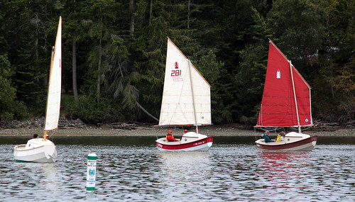 IMG_1223CEF1 - Nordland WA - Mystery Bay State Park - 2015 Red Lantern Rally - SCAMPs inbound to the beach - L to R - SCAMP-11 SV NODDY, SCAMP-281 SV SNUG, SCAMP-400 SV COWBOY COOKIES