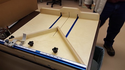 Miter Jig for a Table Saw