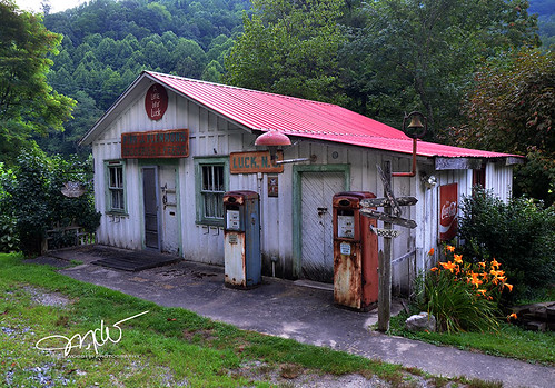 Pink J. Plemmons Groceries & Feeds