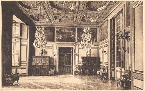 Fontainebleau - Salon des Aides de Camp Prior to 1927. And a Massacre in Mexico.