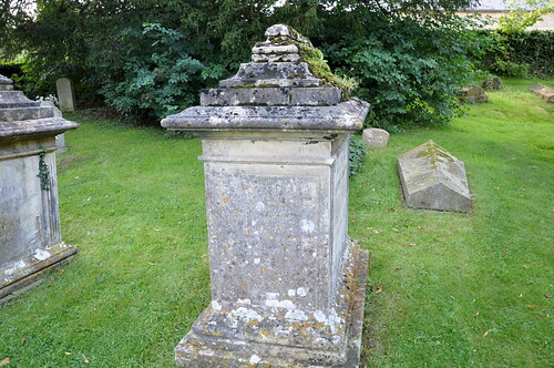 Coln Rogers St Andrew-130 Churchyard