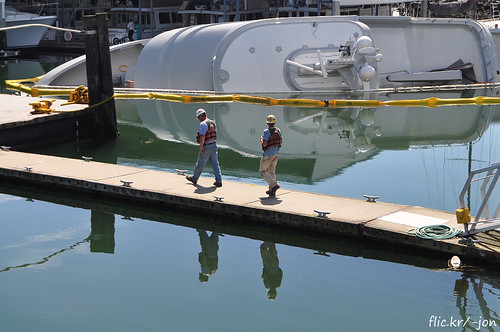 2014-05-19 The Capsized Northern Marine Motor Yacht Baden (04) (1024x680)