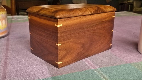 Walnut Tea Box with Pillow Lid (5)