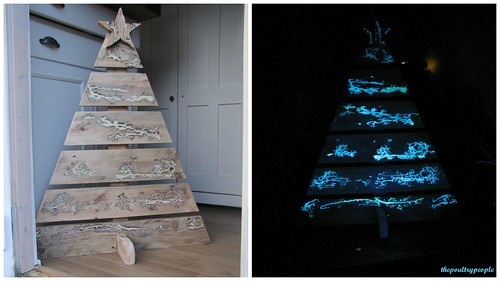 A Pallet Christmas Tree With Glow In The Dark Captured Lightning!