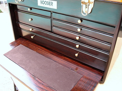 Hoosier Box: front, drawers closed