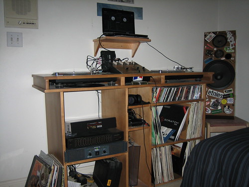 custom dj stand