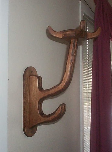 coatrack_on_wall_small