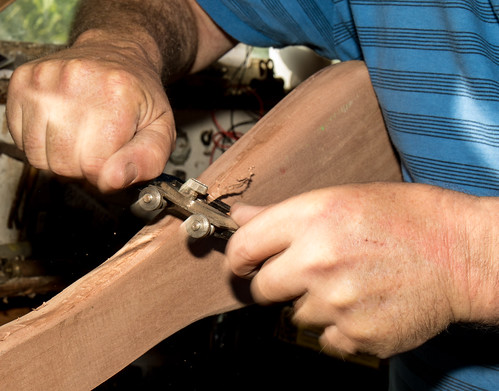 20171002_6401_7D2-38 Using a Spokeshave (275/365)