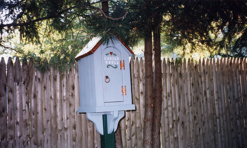 Garden small tool storage