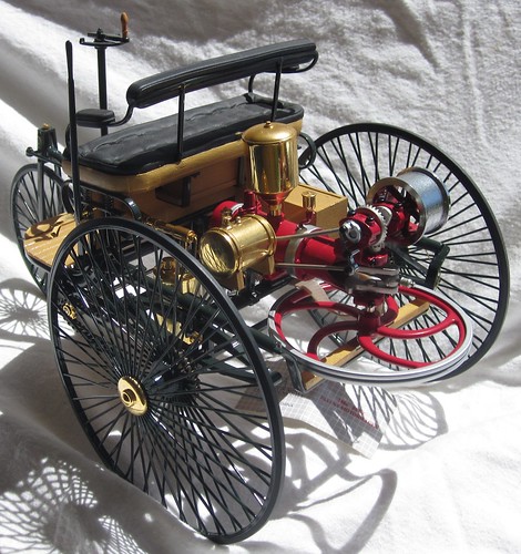 1886 Benz 3 wheeler Motorwagen rear left