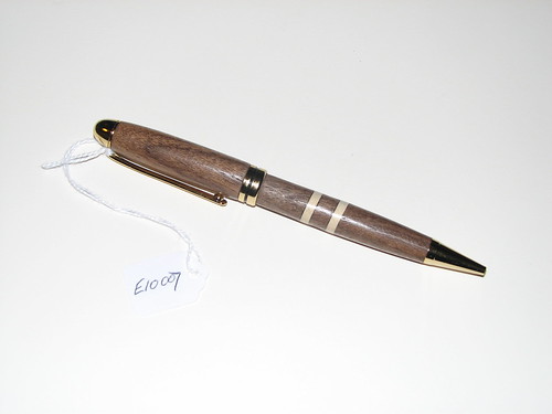 European-style Walnut Pen with Two Wavy Lines