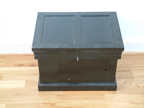 Miniature tool chest with lid closed