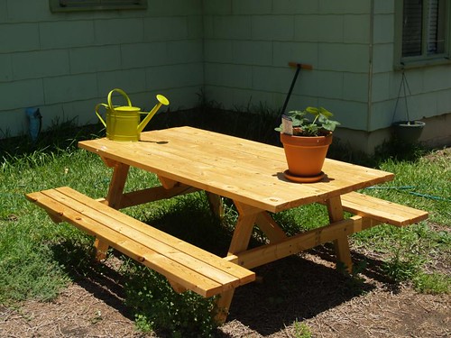 picnic table after finishing