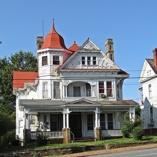 House at 429 Rivermont Avenue, Lynchburg 1