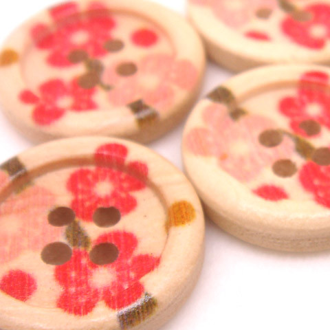 4-Holes 5-Petal Red Flowers Wooden Buttons 20 x 20 mm - A00057