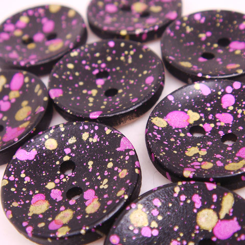 2-Holes Black Graffiti Wooden Buttons 20 x 20 mm - A00060