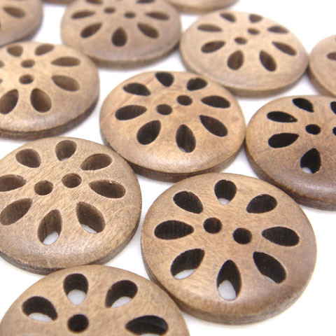 2-Holes Openwork Wooden Buttons 18 x 18 mm - A00071