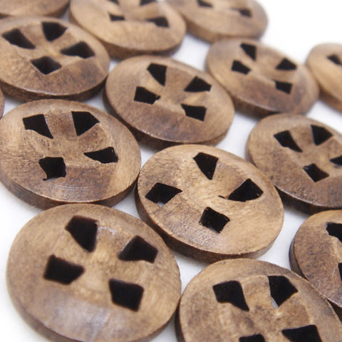 4-Holes Openwork Wooden Buttons 15 x 15 mm - A00081