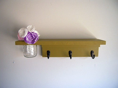 Primitive 3 hook space saver shelf with flower jar