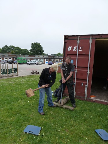 Alumwell bench building event 004