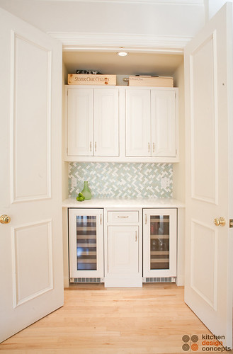 Kitchen Design Concepts - White Traditional Kitchen