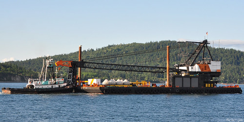 2014-05-23 Tug Island Venture &   D.B. General (02) (2048x1024)