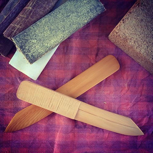 Project of the Day: Japanese Higonokami knife style cheese blade – Take 2. Step 6: Sand that blade!! #carving #higonokami #wood #woodwork #longweekend