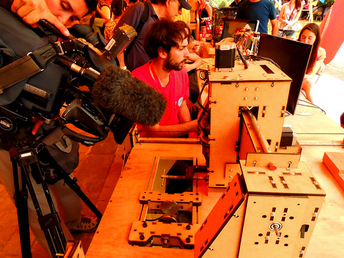 Santiago Mini Maker Faire 2013 : Presentation of the CNC Milling Machine