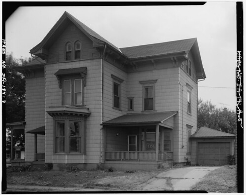 3. EAST SIDE AND NORTH REAR - John Waggoner House, 301 First Avenue West, Oskaloosa, Mahaska County, IA