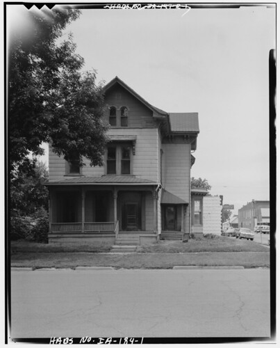 1. SOUTH FRONT - John Waggoner House, 301 First Avenue West, Oskaloosa, Mahaska County, IA