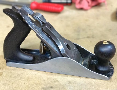 Here is the first of three completed restoration projects I mentioned a wile back, a type 13 (1925-28) Stanley number 4 smoothing plane. I flattened the sole and sides, refinished the rosewood with oil & wax, removed all rust, reground and honed the blade