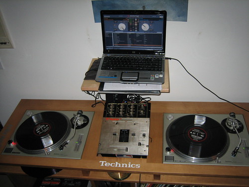 custom dj stand