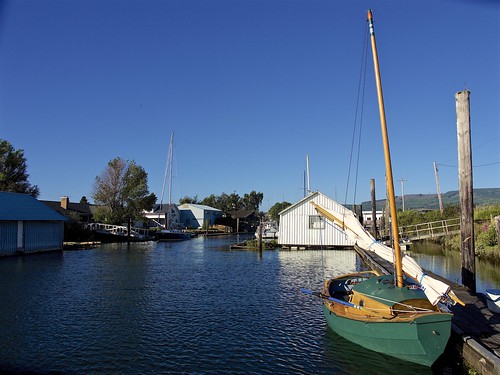 we were welcomed to a very convenient little marina in Welcome Slough, with camping, showers, and road access to re-provisioning!