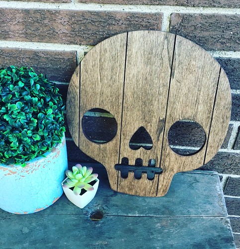 ShabbyCraftCo Wood Halloween Skull