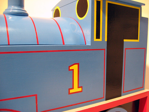 Thomas the Tank Engine Toy Box: Side Detail