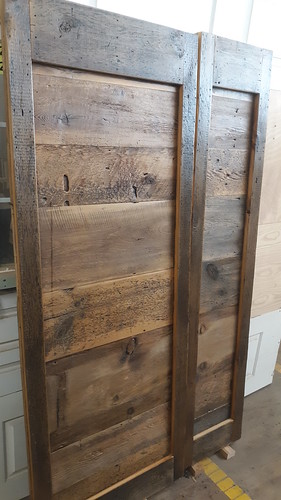 Rustic Barn Door Project – Varnish Jul 2022