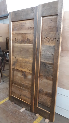 Rustic Barn Door Project - Varnish Jul 2022