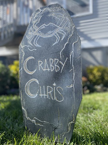 DIY Halloween Decorations: Tombstones