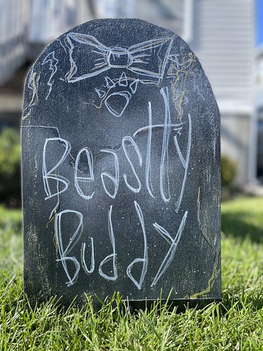 DIY Halloween Decorations: Tombstones