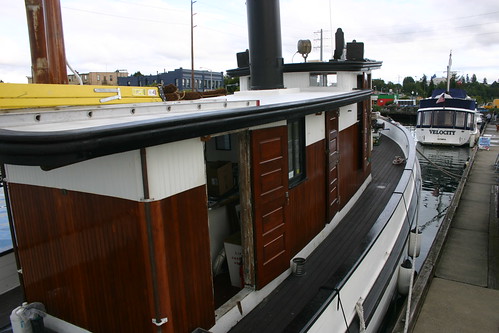 Olympia WA - Boat School students volunteer aboard SANDMAN