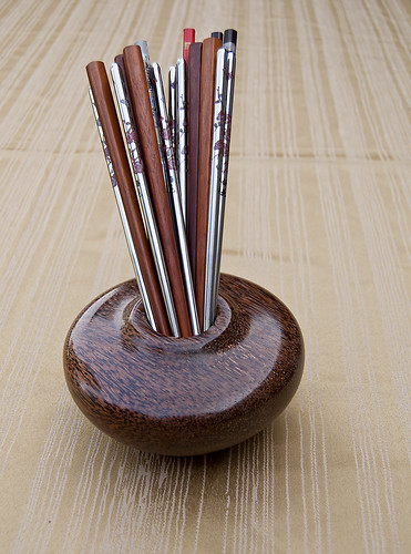 Red Palm Vase Chopsticks