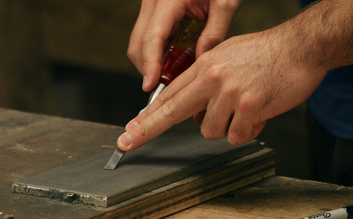 Sharpening Narrow Chisels (the Problem & Answer)