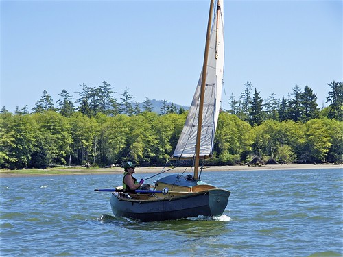 beating up the main channel of Columbia River, avoiding all the shipping as we go